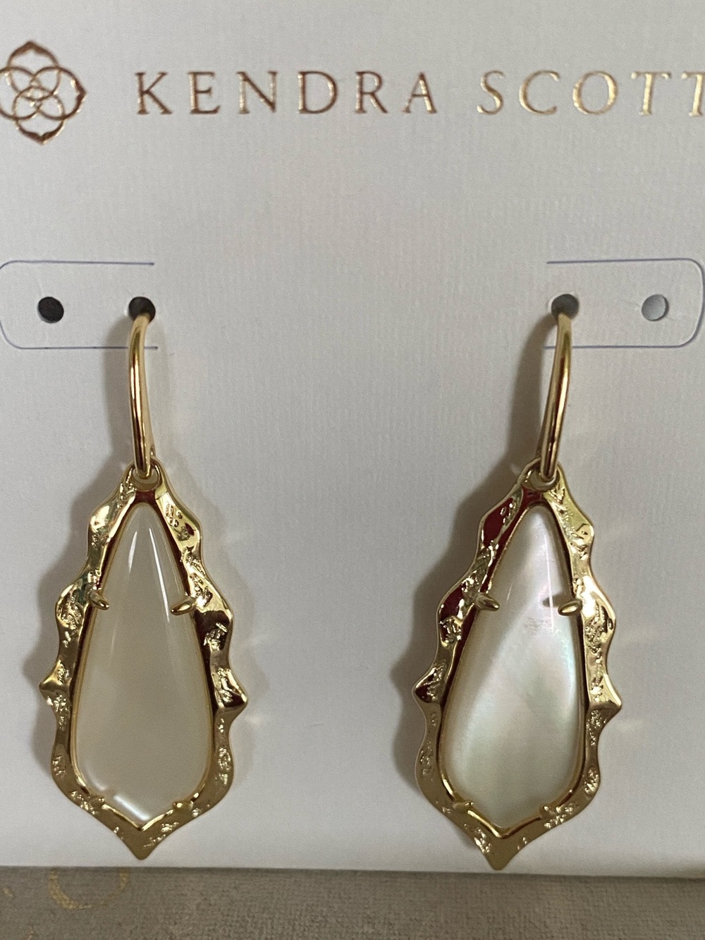 Kendra Scott Earrings NWT.